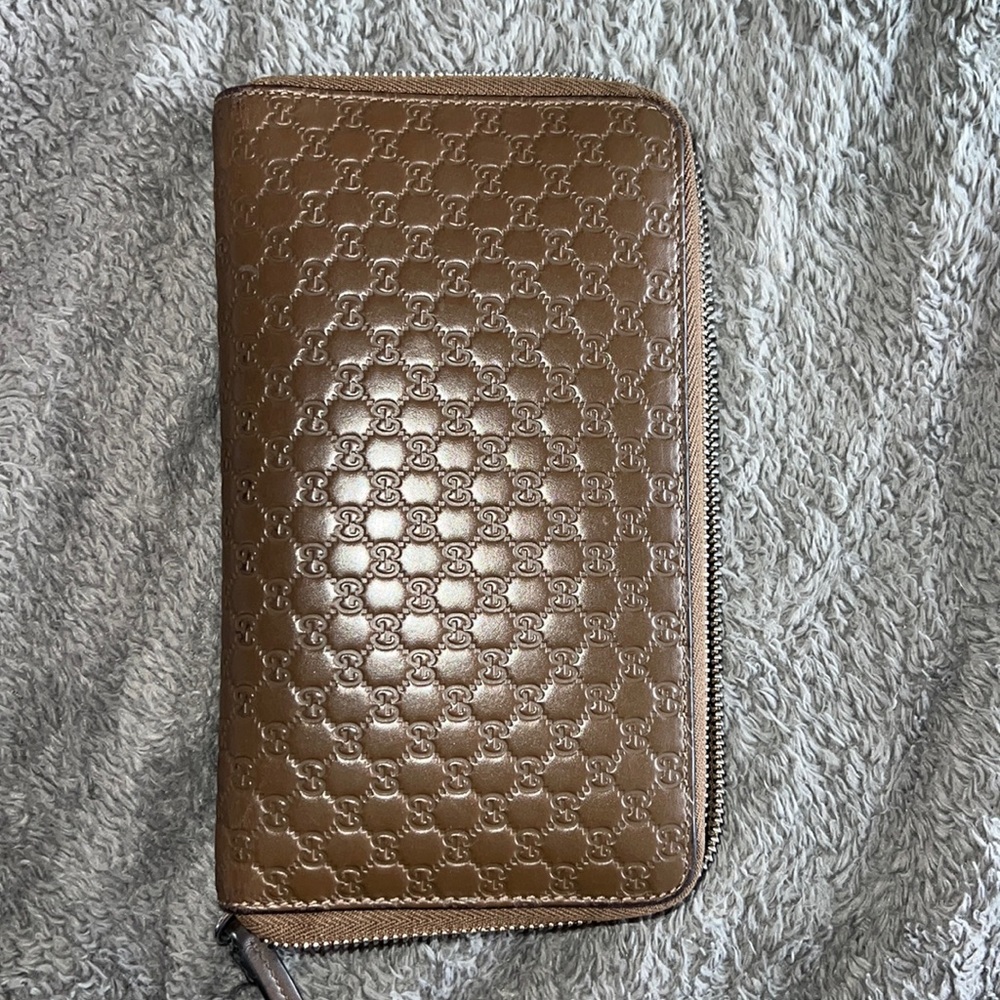 GUCCI 391465 Leather Microguccissima Zip around Wallet